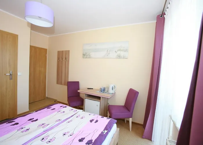 فندق مبيت وإفطار Faro Jastrzębia Góra